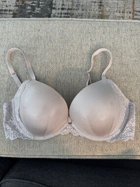 VS Dream Angels Push-Up, Shiny Light Gray, Lace-Trim, 34D